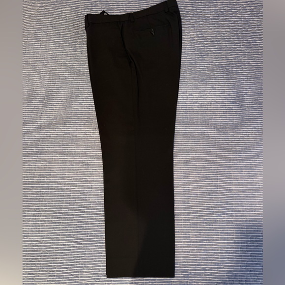 Kenneth Cole Men’s Dress Pants. 33Wx27L. Excellent condition. - Picture 3 of 6